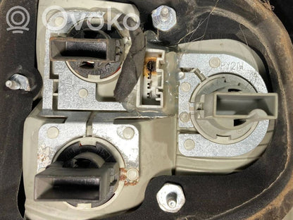 Aizmugurējais lukturis virsbūvē