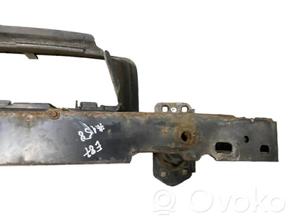 Priekšpusē bampera sija / balka