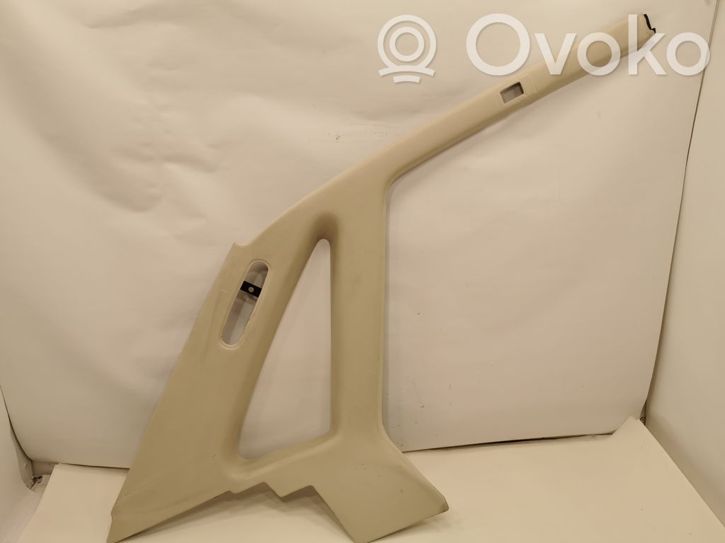 (C) statņa dekoratīvā apdare