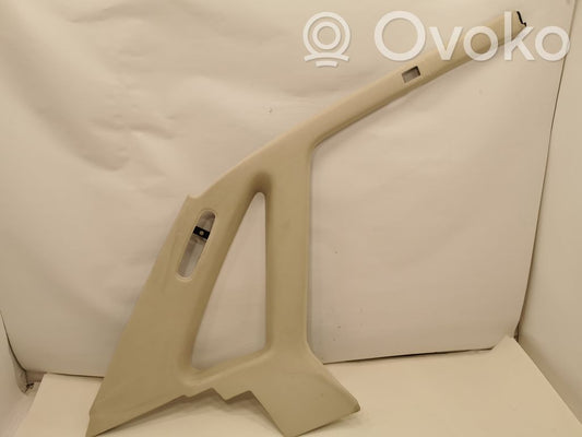 (C) statņa dekoratīvā apdare