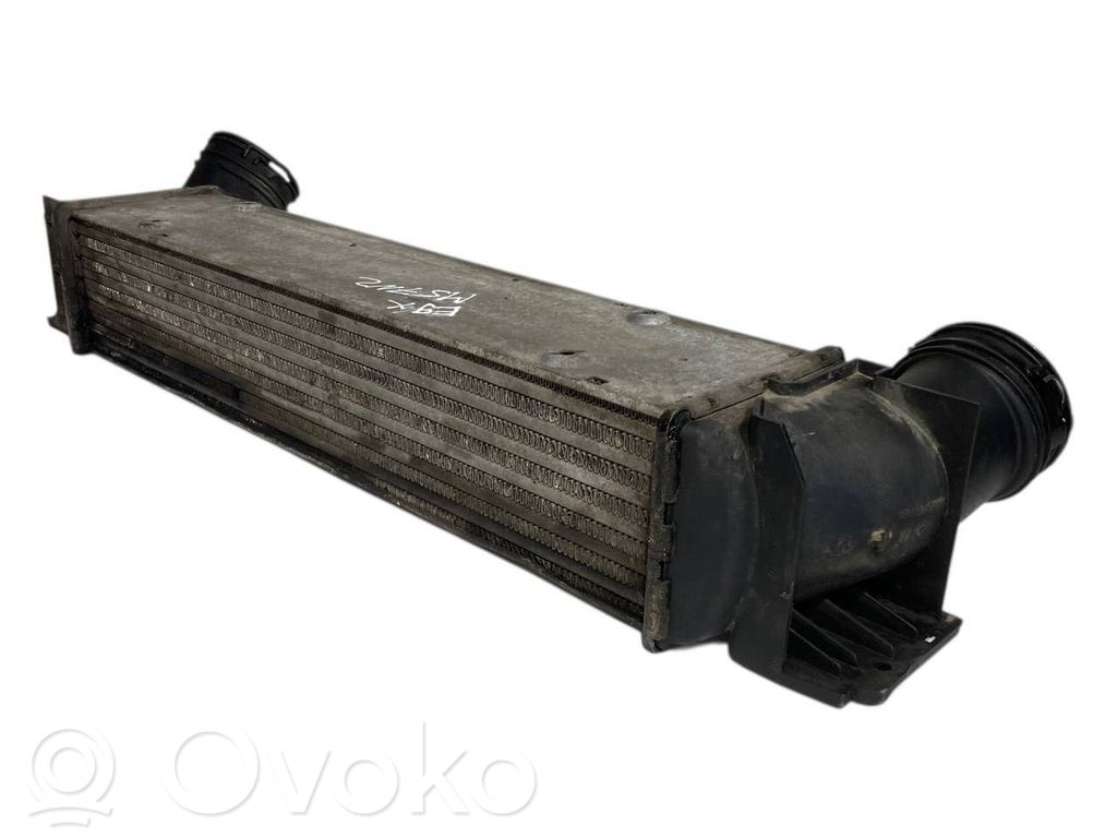 Starpdzesētāja radiators