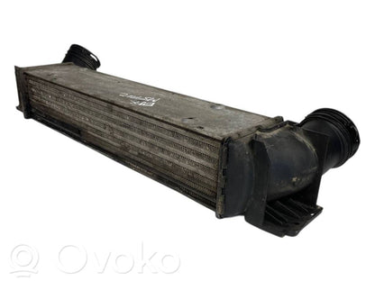 Starpdzesētāja radiators