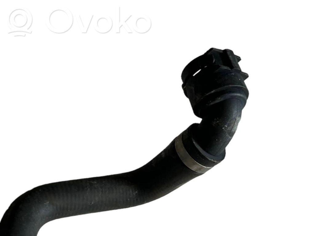 Caurulīte (-es) / šļūtene (-es)