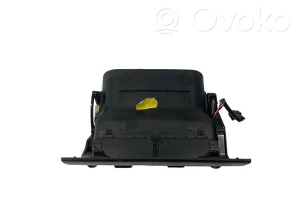 Задняя воздухо-вентиляционная решетка