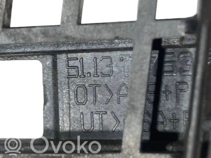 Bonnet decorative grille