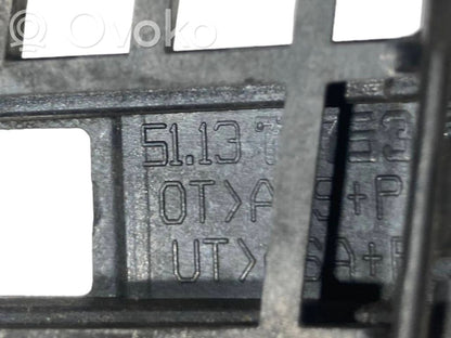 Bonnet decorative grille