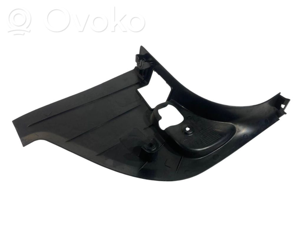 Kāju zonas sānu dekoratīvā apdare