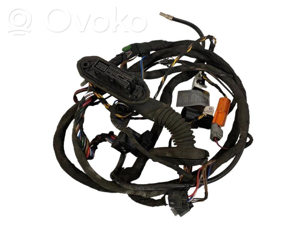 Priekšējo durvju vadu instalācija