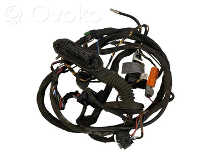 Priekšējo durvju vadu instalācija