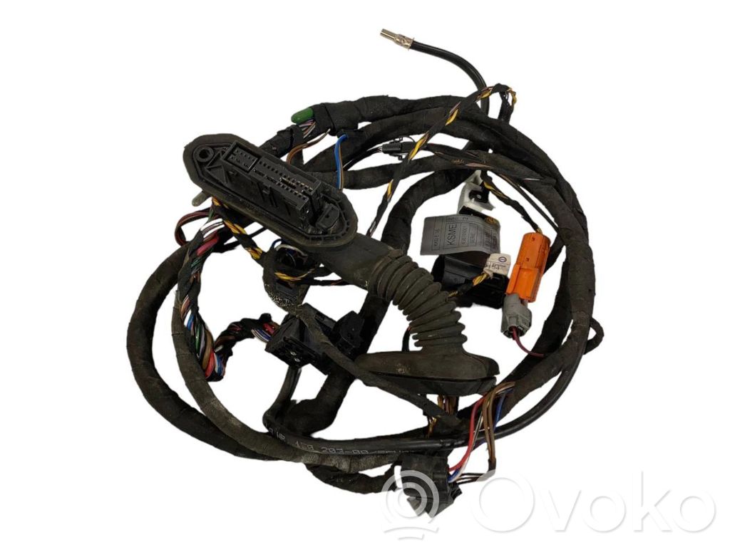 Priekšējo durvju vadu instalācija