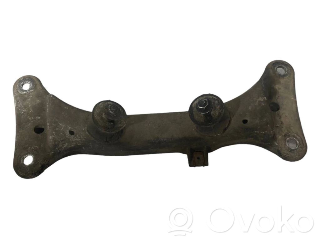 Transmission mounting bracket