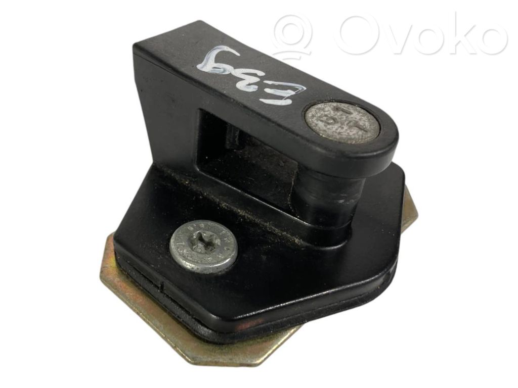 Петля для блокировки спереди