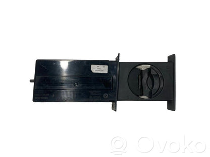 Glāžu turētājs (priekšā)