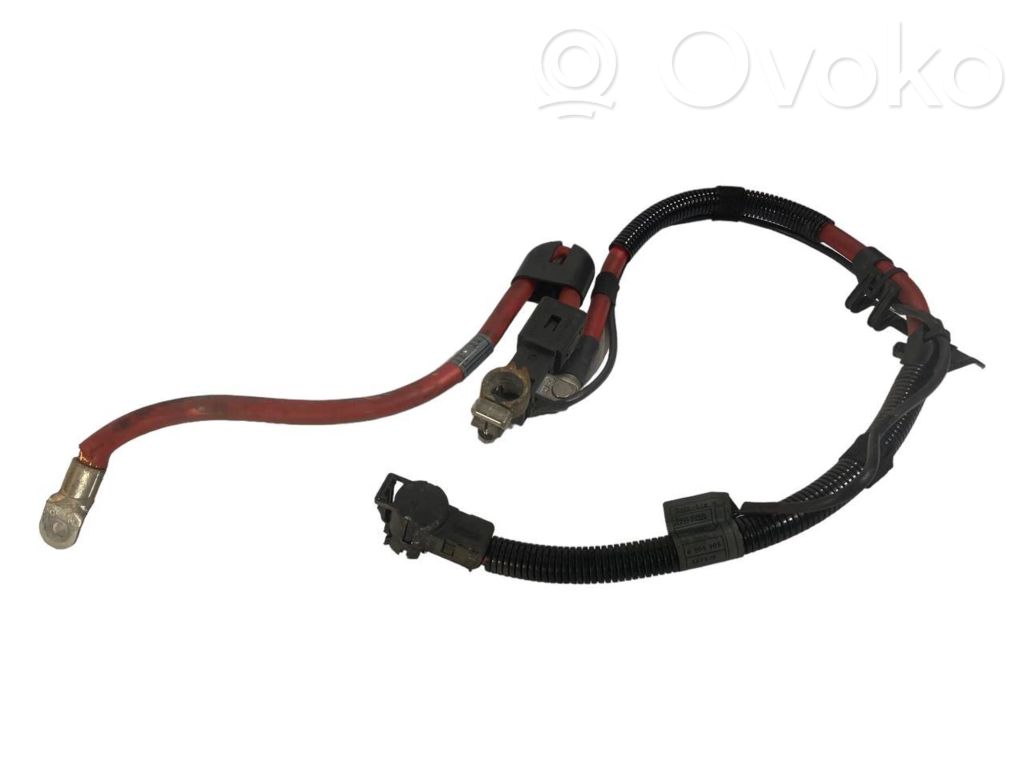 Положительный провод (аккумулятор)