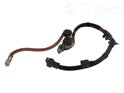 Положительный провод (аккумулятор)