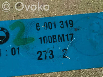 Skaļrunis (-i) aizmugurējā palodzē