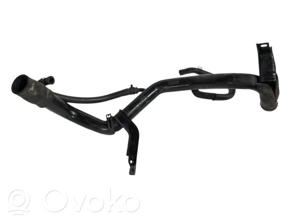 Caurulīte (-es) / šļūtene (-es)