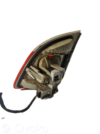 Taillight in the hood