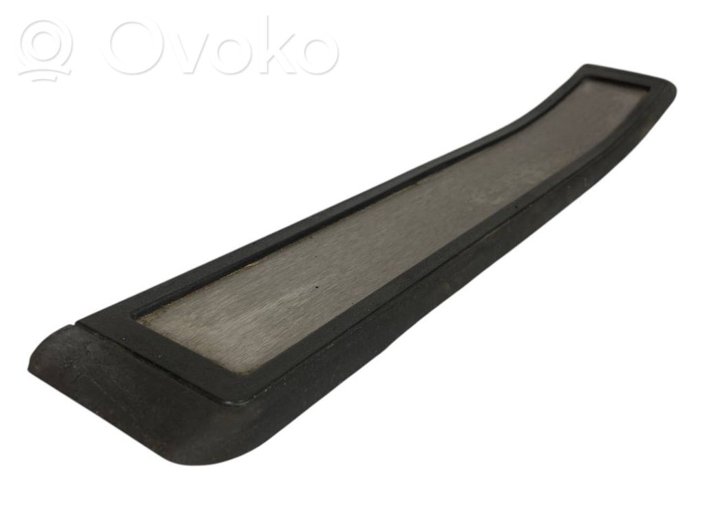 Aizmugurējā sliekšņa dekoratīvā apdare (iekšējā)