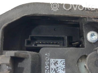 Aizmugurē slēdzene