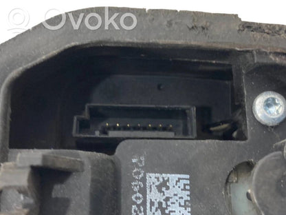 Замок сзади