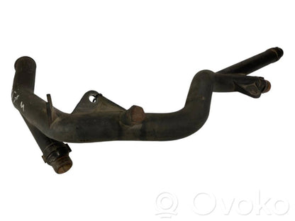 Caurulīte (-es) / šļūtene (-es)