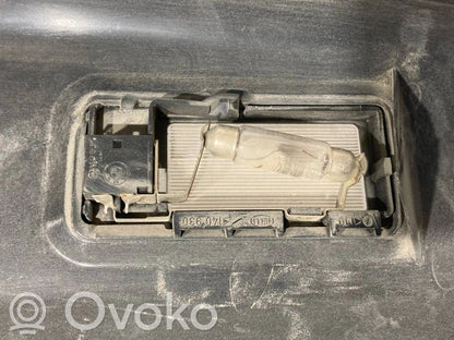 (D) отделка стойки (верхняя)