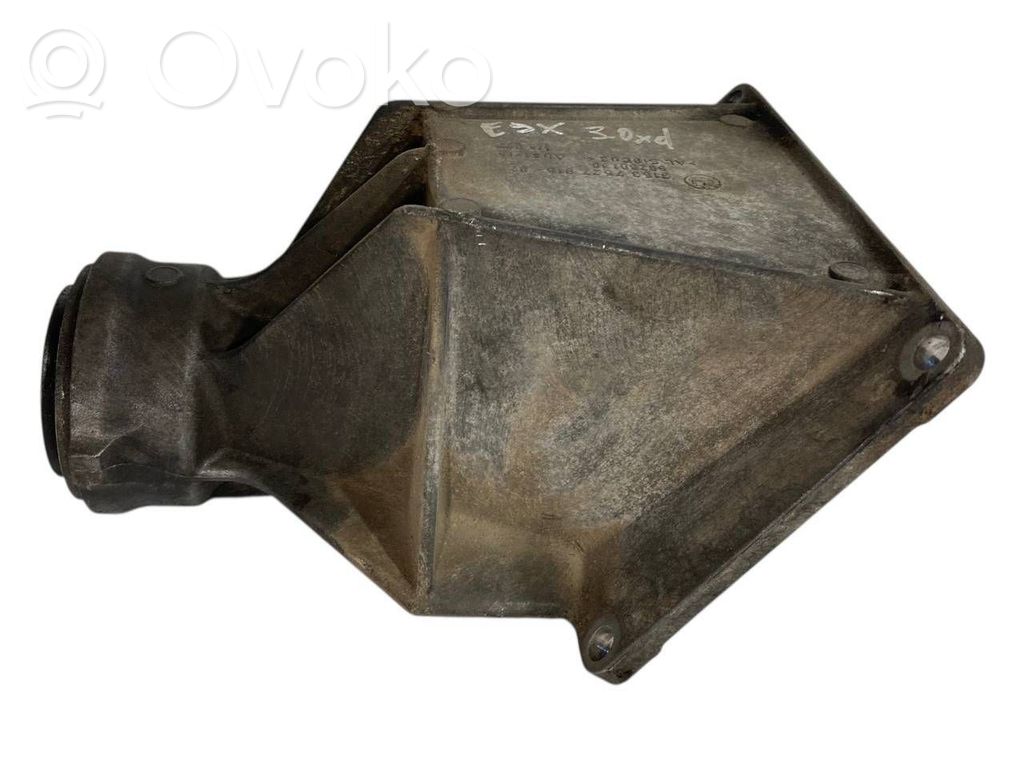 Pusass sakabes gultņa stiprinājums