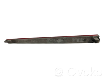 Aizmugurē atstarotājs