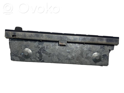 Radio / CD/DVD atskaņotājs / navigācija