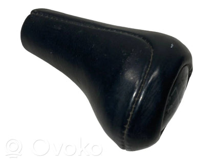 Ātrumu pārslēgšanas sviras dekoratīvā apdare (āda, uzgalis)