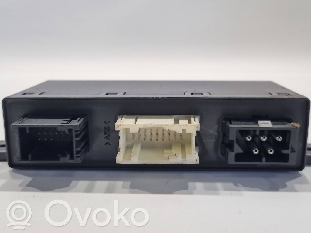 Durvju vadības bloks