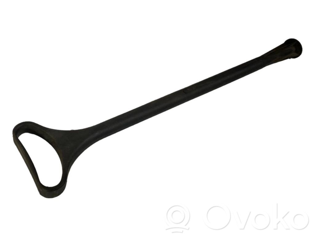 Болт запасного колеса