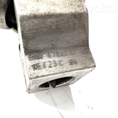 Stūresrata ass krustsavienojums