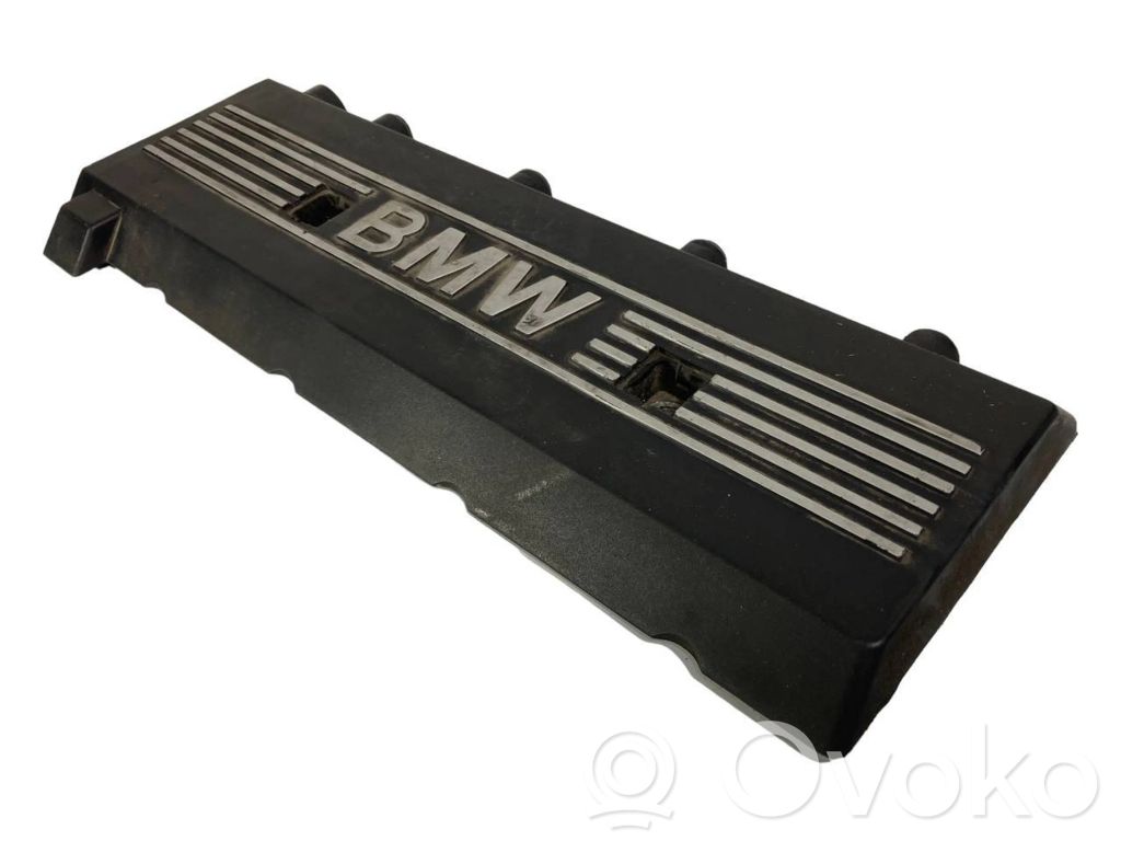 Engine cover (decorative trim)