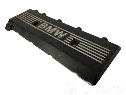 Engine cover (decorative trim)