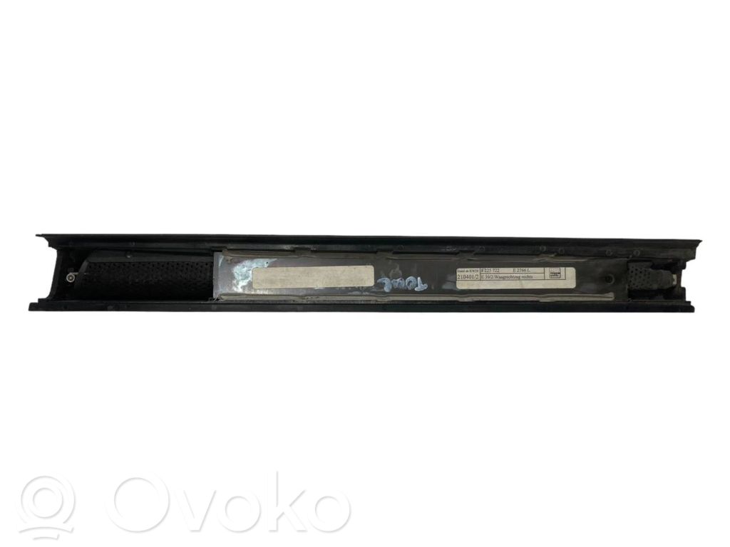 Aizmugurē logu aizkars