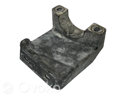 Dzinēja nostiprināšanas stiprinājums-kronšteins