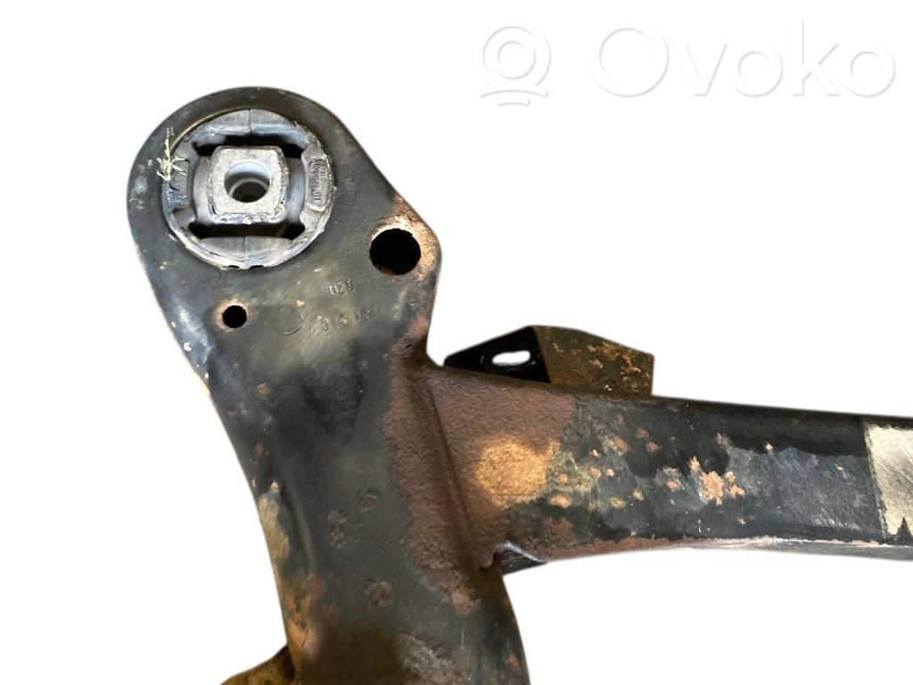 Pusrāmis aizmugurējais / priekšējais