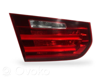 Задний фонарь на капоте