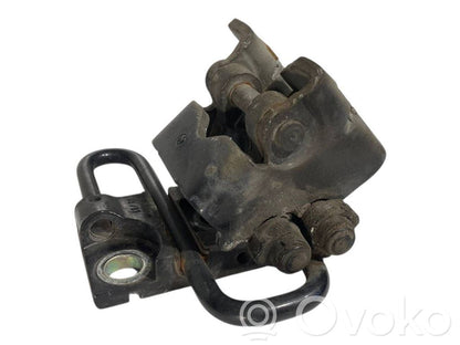 Aizmugurē apakšējā vira (eņģe)