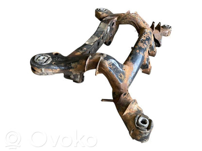 Pusrāmis aizmugurējais / priekšējais