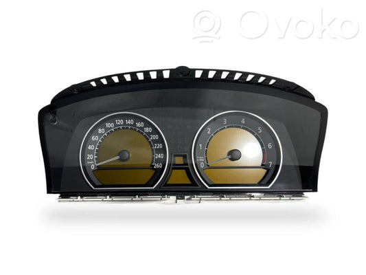 Speedometer (in the instrument panel)