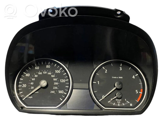 Спидометр (на панели приборов)