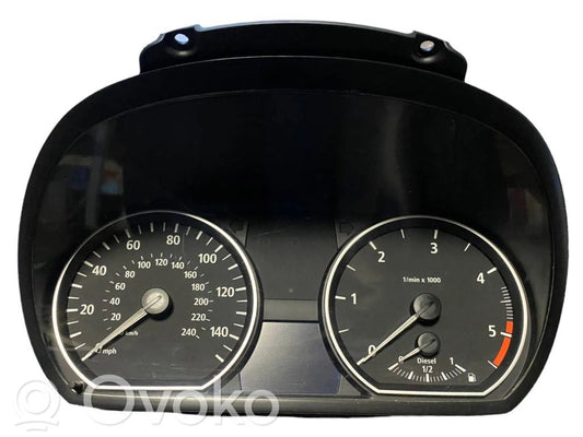 Speedometer (in the instrument panel)