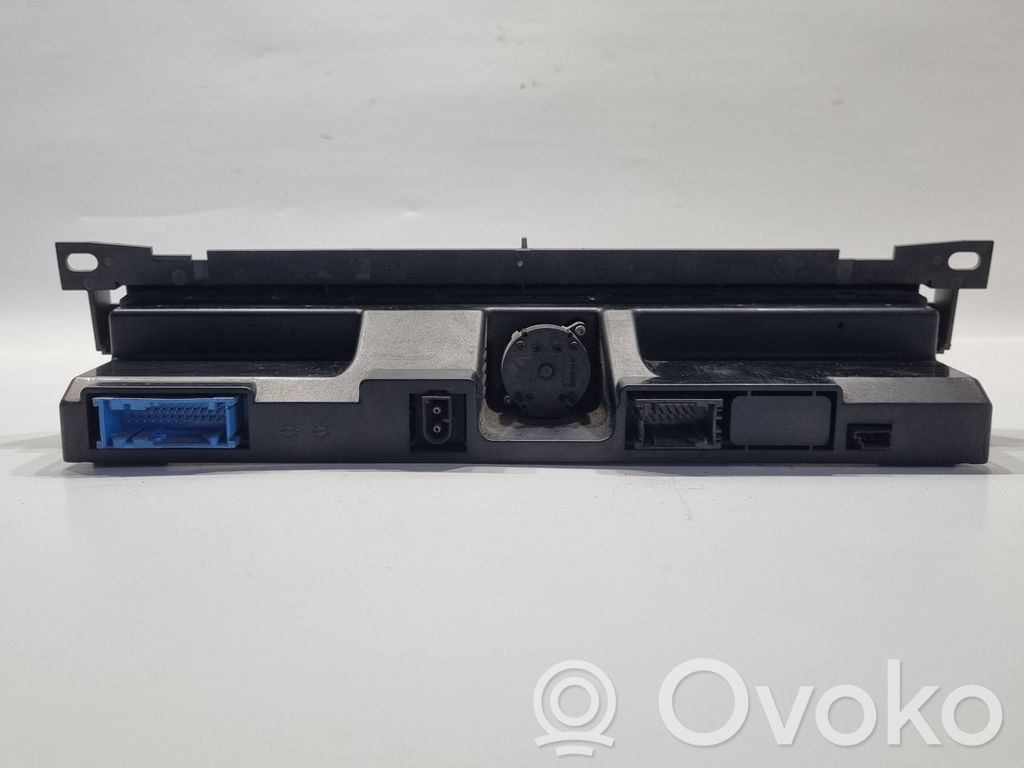 Air conditioning / climate control / interior heating control unit (in the passenger compartment)