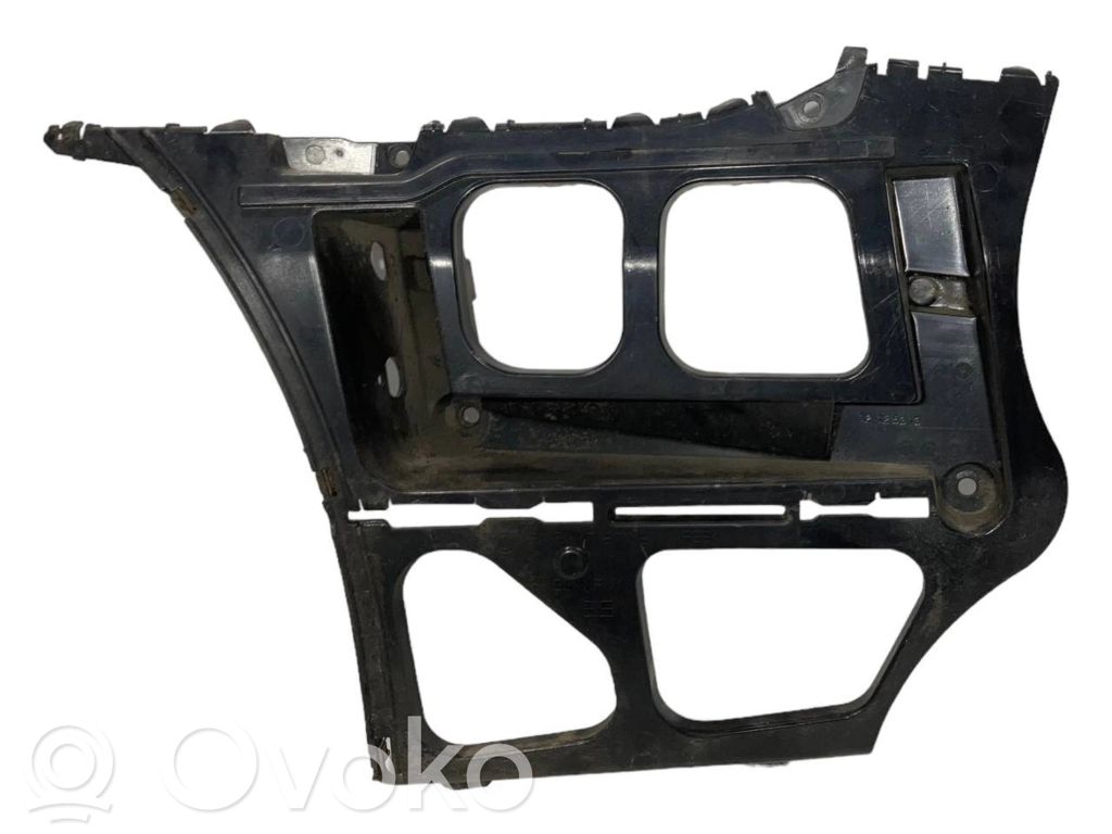 Rear bumper mounting bracket