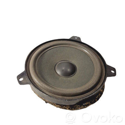 Динамик(и) в передней двери