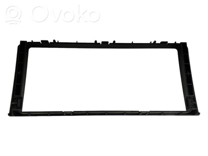 Radiouztvērēja / navigācija dekoratīvā apdare