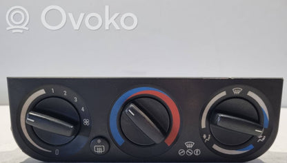 Gaisa kondicioniera / klimata kontroles / salona apsildes vadības bloks (salonā)